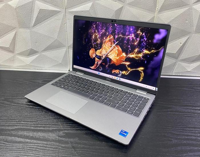 Laptop Dell Latitude 3560 Core i7 Gen 11 - RAM 32GB - SSD 1TB - 15 inch - Quadro T500 2GB - WIN 11 PRO - foto 2