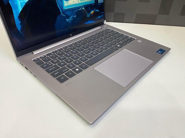 Laptop HP ZBook Firefly G11 Ultra 7 165H - RAM 32GB - SSD 1TB - 14 inch - TouchScreen - Super RaRe - WIN 11 PRO - foto 2